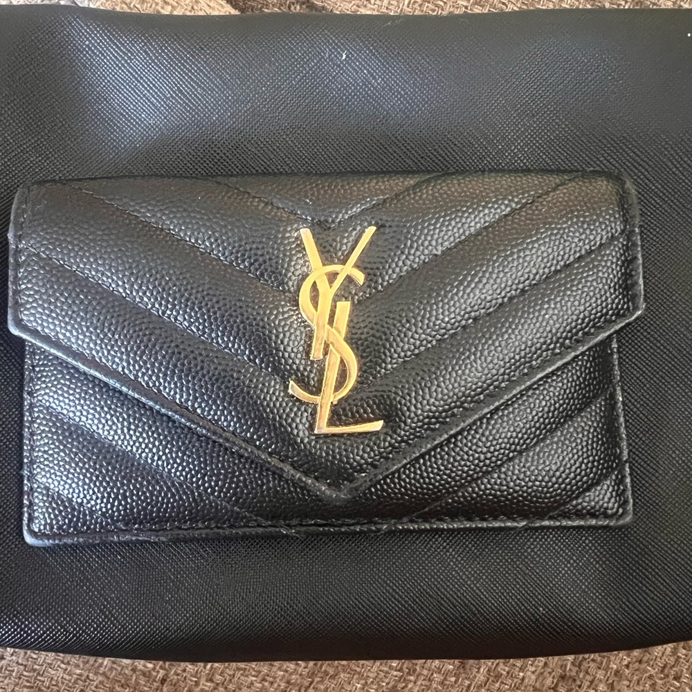 YSL Authentic Grain De Poudre Matelasse Chevron Monogram Compact Wallet Black